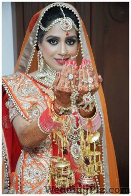 Momento Perfecto Photographers and Videographers weddingplz