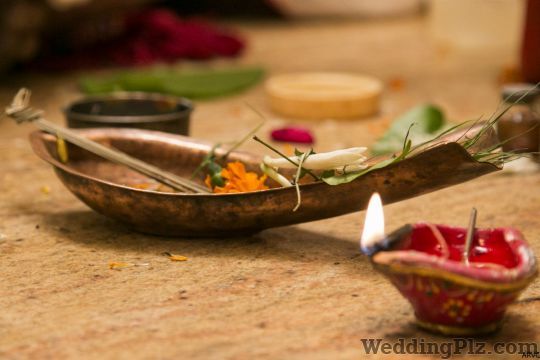 Aniruddha Ranalkar Vivah Clicks Photographers and Videographers weddingplz