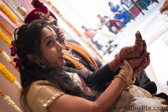 Aniruddha Ranalkar Vivah Clicks Photographers and Videographers weddingplz