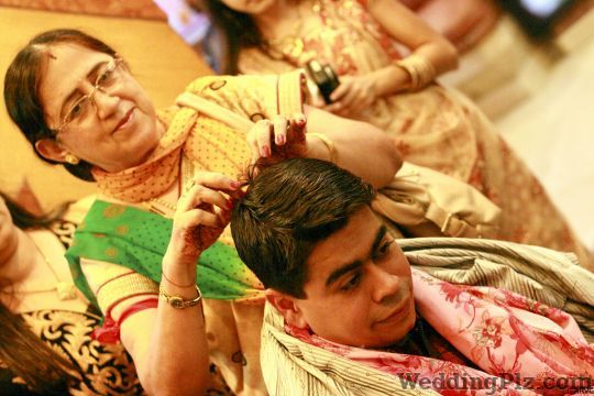 Aniruddha Ranalkar Vivah Clicks Photographers and Videographers weddingplz