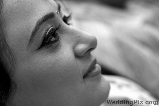 Aniruddha Ranalkar Vivah Clicks Photographers and Videographers weddingplz