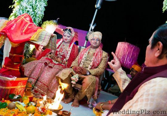 Hari Kiran Documentary Wedding Photography Photographers and Videographers weddingplz