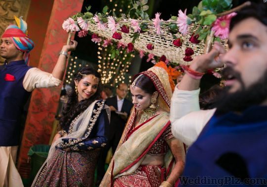 Hari Kiran Documentary Wedding Photography Photographers and Videographers weddingplz