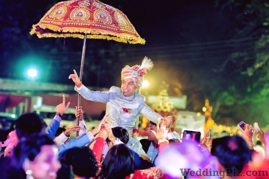 Hari Kiran Documentary Wedding Photography Photographers and Videographers weddingplz