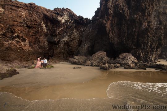 Pristine Clicks Photographers and Videographers weddingplz