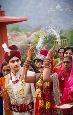 1plus1 Studio Photographers and Videographers weddingplz