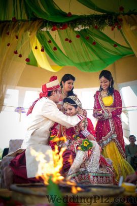The Con Artists Photographers and Videographers weddingplz