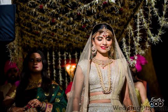 Knots by AMP Photographers and Videographers weddingplz