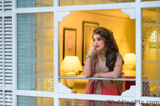 Gaurav Hingne Photography Photographers and Videographers weddingplz