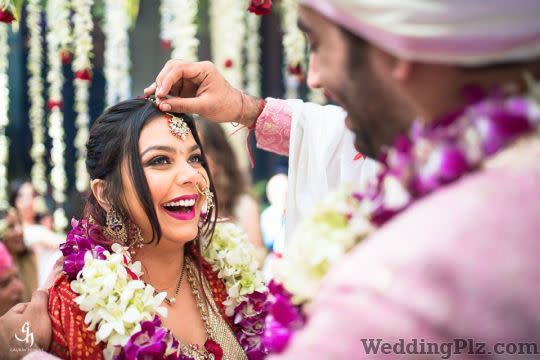 Gaurav Hingne Photography Photographers and Videographers weddingplz
