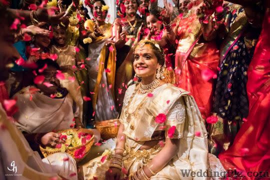 Gaurav Hingne Photography Photographers and Videographers weddingplz