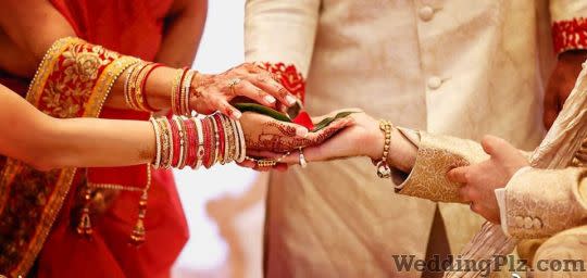 VR Creative Works Photographers and Videographers weddingplz