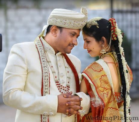 Eshwar Digitals Photographers and Videographers weddingplz