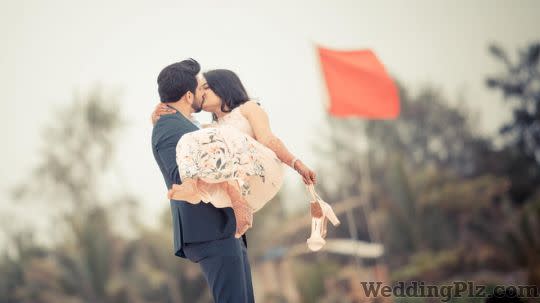 Camera Crew Photographers and Videographers weddingplz