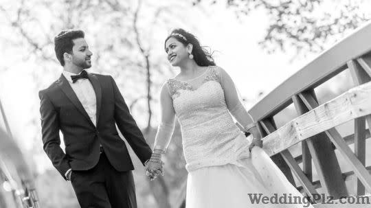 Camera Crew Photographers and Videographers weddingplz