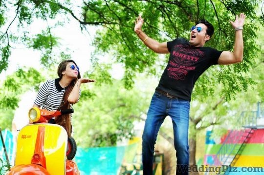 Aakriti Digitals Photographers and Videographers weddingplz