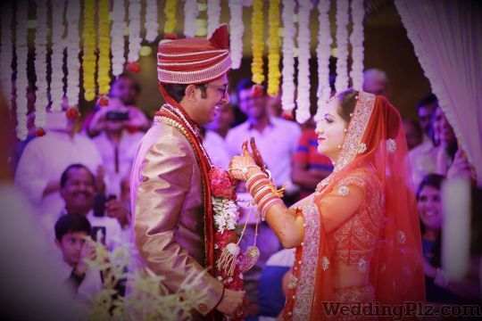 Aakriti Digitals Photographers and Videographers weddingplz