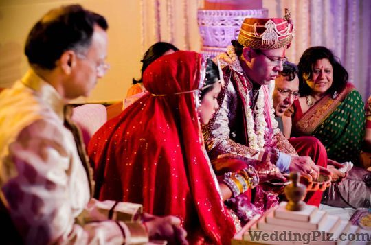 Candid Photographics Photographers and Videographers weddingplz