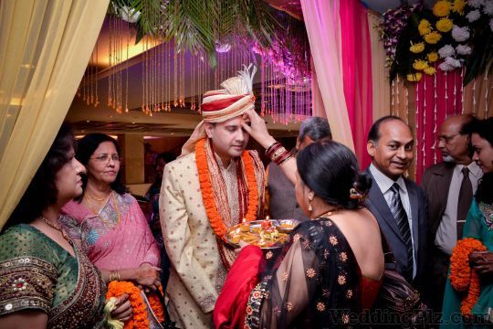 Candid Photographics Photographers and Videographers weddingplz