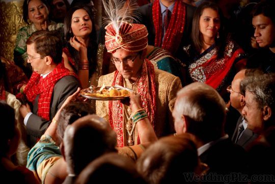 Candid Photographics Photographers and Videographers weddingplz