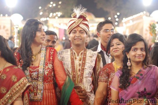 Candid Photographics Photographers and Videographers weddingplz