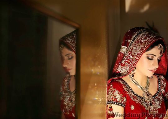 Glorious Wedding Album Photographers and Videographers weddingplz