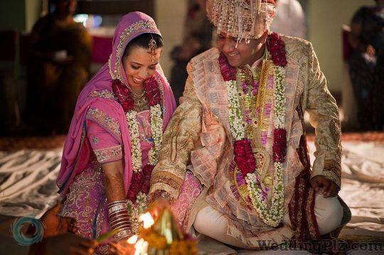 Golden Pics Photographers and Videographers weddingplz