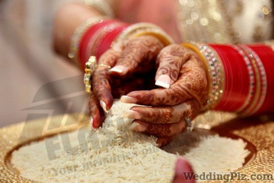 The Flash Man Photographers and Videographers weddingplz