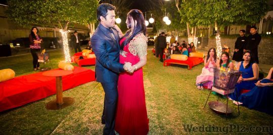 Zoom Photo Color Lab and Digital Studio Photographers and Videographers weddingplz