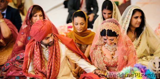 Zoom Photo Color Lab and Digital Studio Photographers and Videographers weddingplz