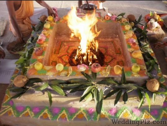 Pandit Shri Parth R Joshi Pandits weddingplz