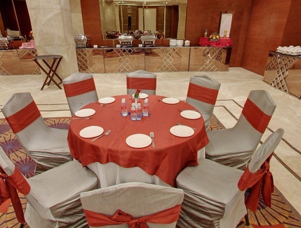 Tulip Inn Banquets weddingplz