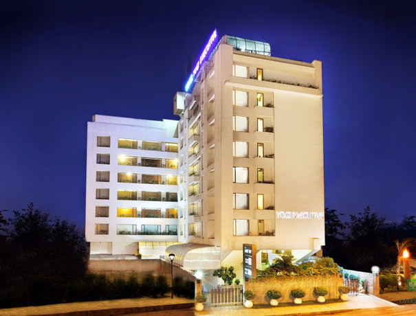 Hotel Yogi Metropolitan Banquets weddingplz
