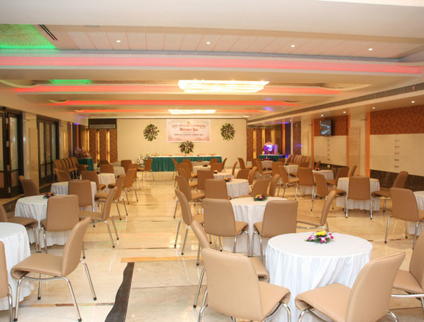 Jolly Gymkhana Banquets weddingplz