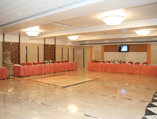 Jolly Gymkhana Banquets weddingplz