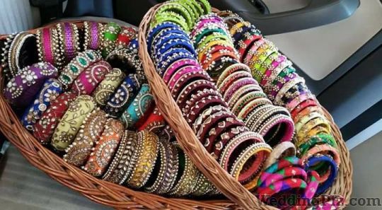 Impressive Collectionz Wedding Accessories weddingplz