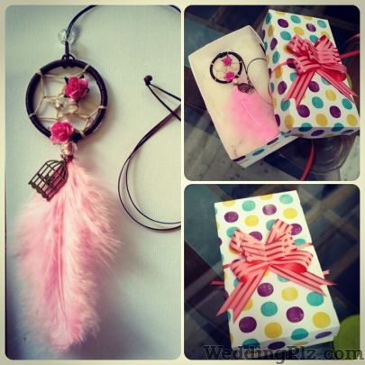 Customade Musings by Karishma Wedding Gifts weddingplz