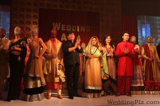 Kapil and Mmonika Wedding Lehnga and Sarees weddingplz