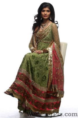 Changing Room Wedding Lehnga and Sarees weddingplz