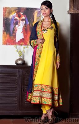 Umair Zafar Wedding Lehnga and Sarees weddingplz