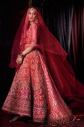 Tarun Tahiliani Wedding Lehnga and Sarees weddingplz