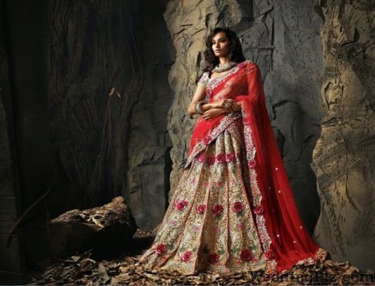 Kaushik Cloth Centre Wedding Lehnga and Sarees weddingplz