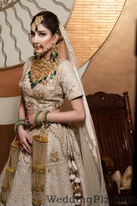 Queens By Aakarshan Wedding Lehnga and Sarees weddingplz