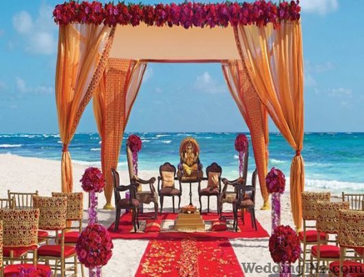 Banzer Blossoms And Creens Wedding Planners weddingplz