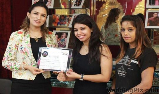 Aashmeens Munjaal Beauty Studio Beauty Parlours weddingplz