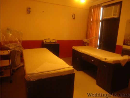 Strokes Hair Beauty and Makeup Salon Unisex Beauty Parlours weddingplz
