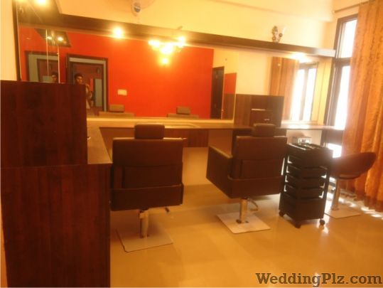 Strokes Hair Beauty and Makeup Salon Unisex Beauty Parlours weddingplz