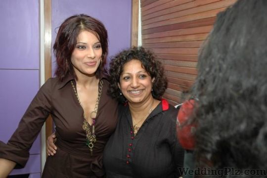 Ambika Pillai Beauty Parlours weddingplz
