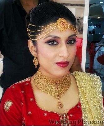 Ambika Pillai Beauty Parlours weddingplz