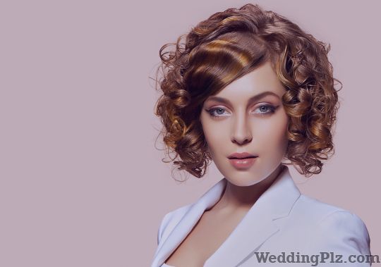 Looks Unisex Salon Beauty Parlours weddingplz